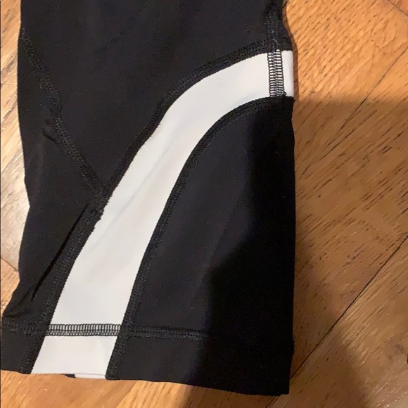 Lululemon Run Inspire size 8 black and white - Picture 2 of 7